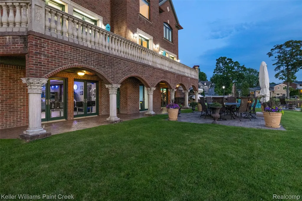 328 S Broadway Street Lake Orion Village MI 48362