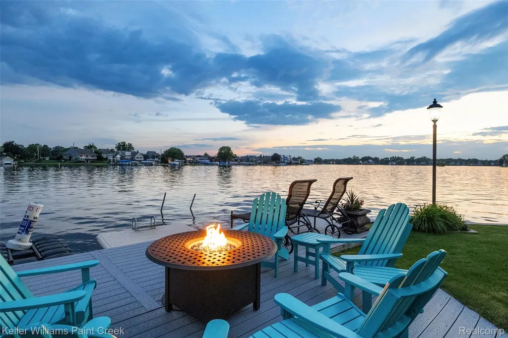 328 S Broadway Street Lake Orion Village MI 48362
