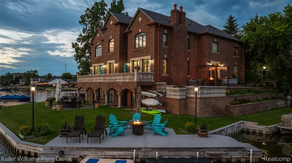 328 S Broadway Street Lake Orion Village MI 48362