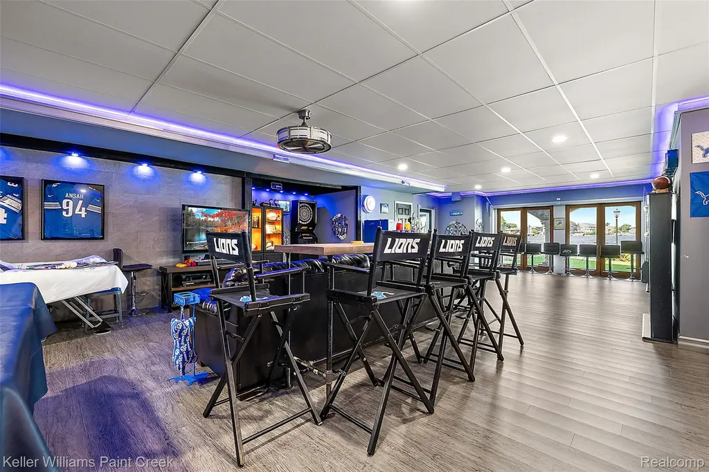 328 S Broadway Street Lake Orion Village MI 48362