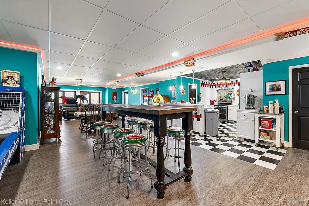328 S Broadway Street Lake Orion Village MI 48362