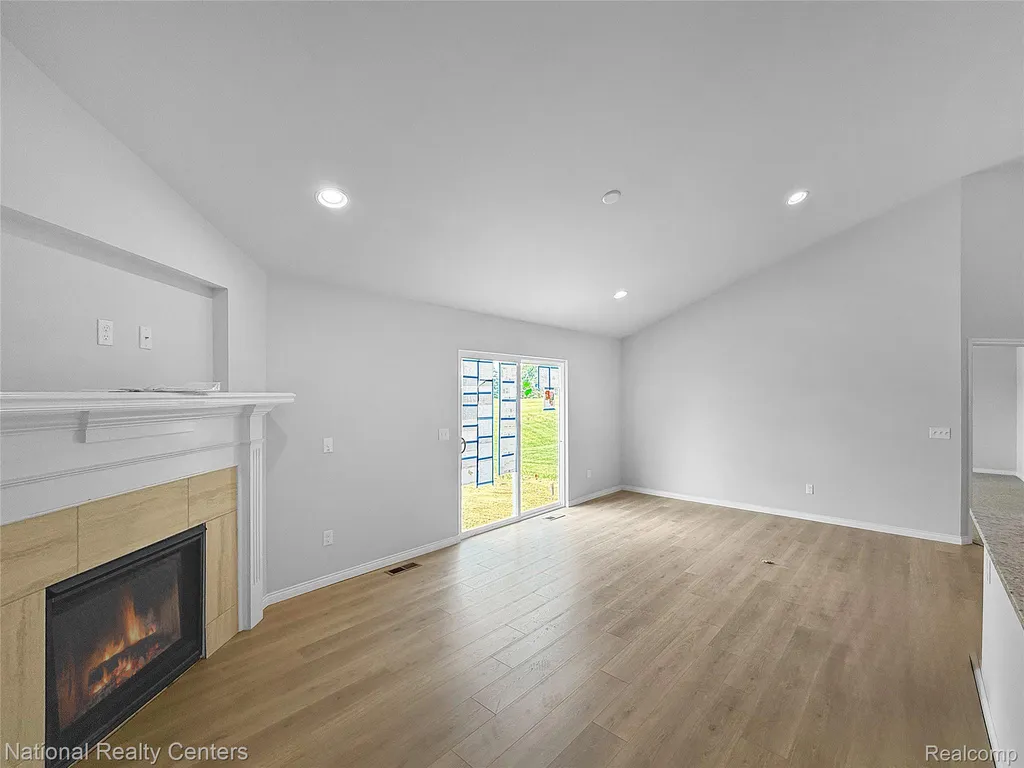 317 (immediate Occupancy) Devonshire Drive Lapeer City MI 48446