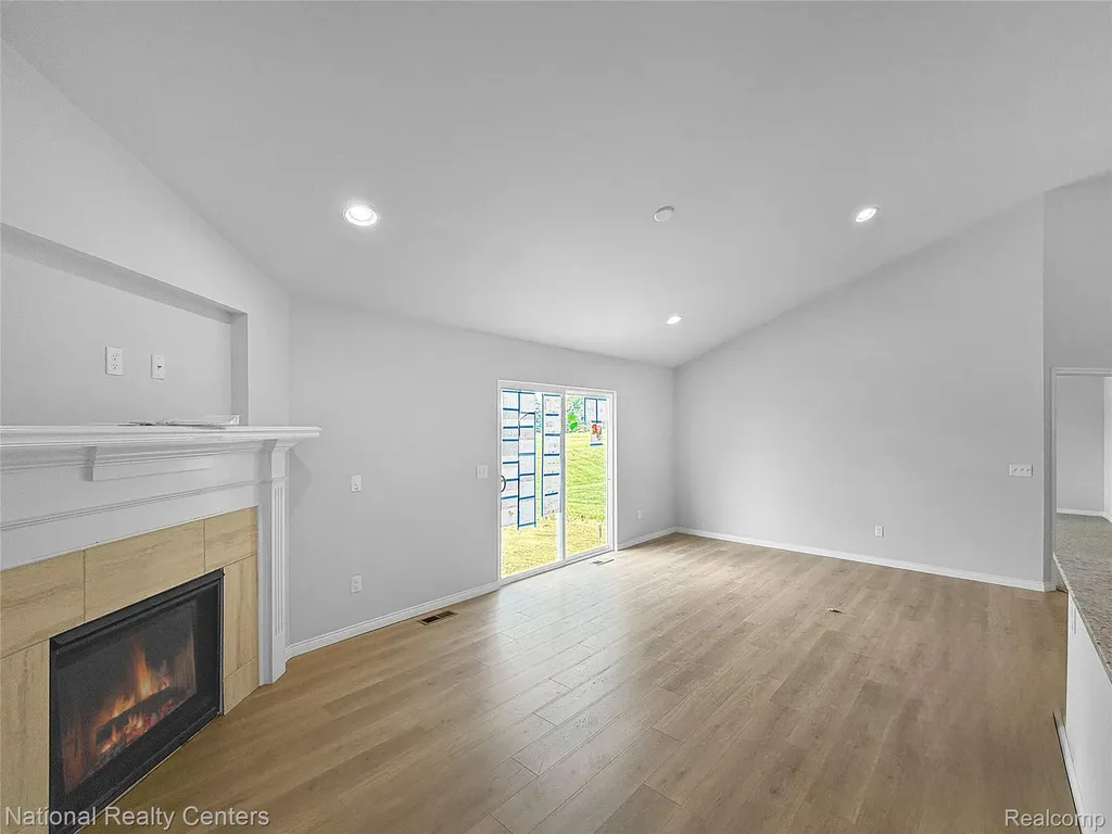 317 (immediate Occupancy) Devonshire Drive Lapeer City MI 48446