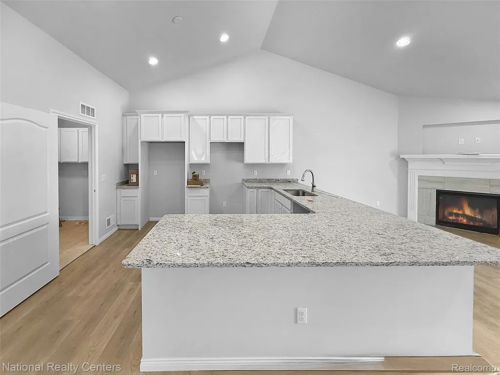 317 (immediate Occupancy) Devonshire Drive Lapeer City MI 48446