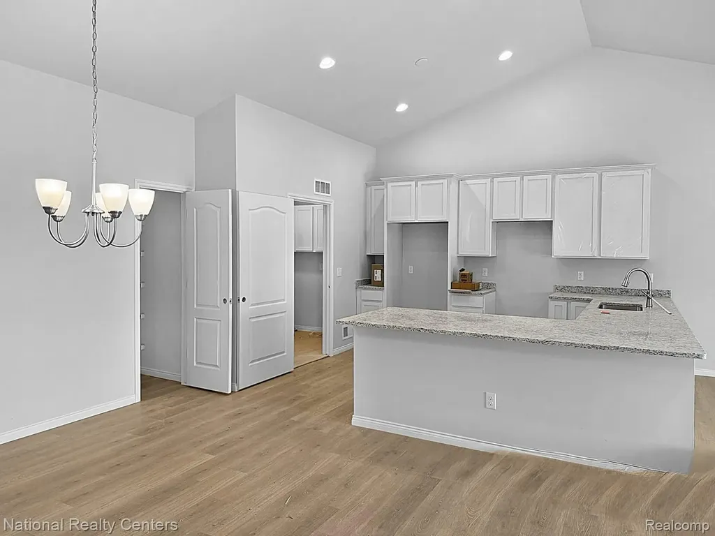 317 (immediate Occupancy) Devonshire Drive Lapeer City MI 48446