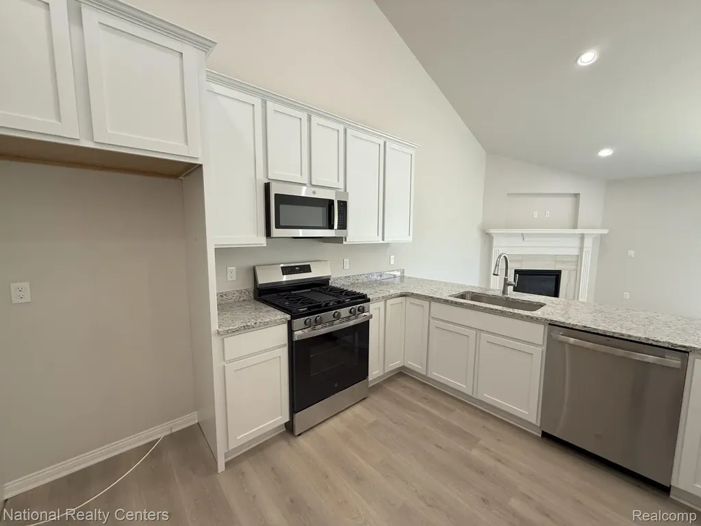 317 (immediate Occupancy) Devonshire Drive Lapeer City MI 48446