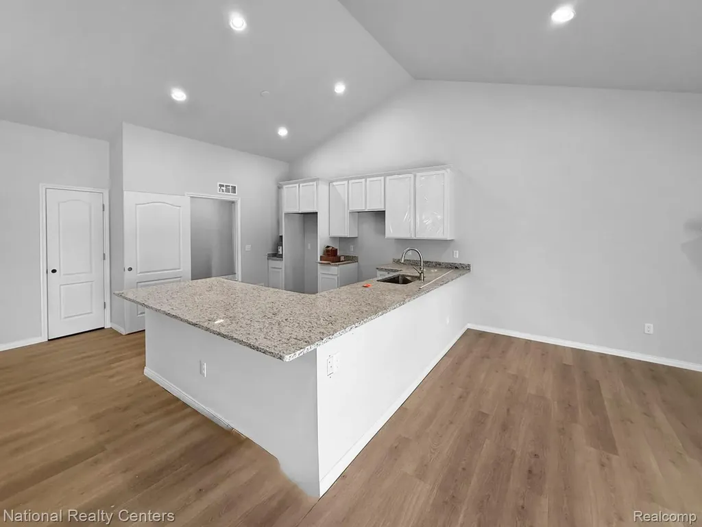 317 (immediate Occupancy) Devonshire Drive Lapeer City MI 48446
