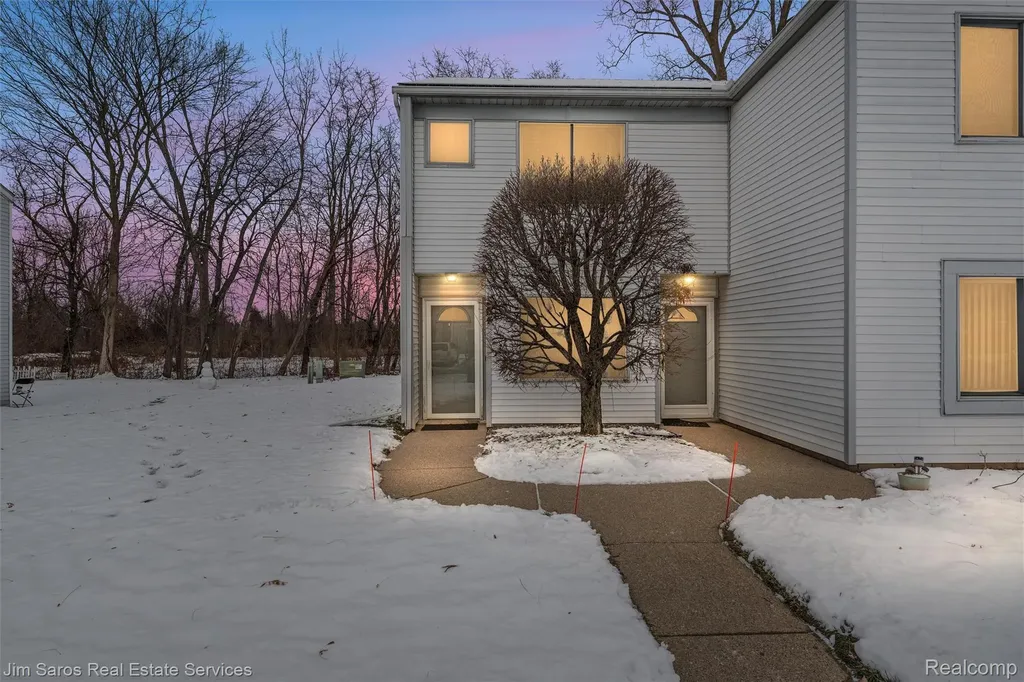 64 Rosebud Lane Mt. Clemens City MI 48043