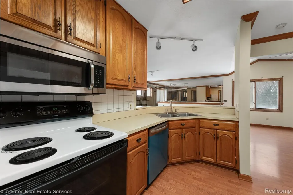 64 Rosebud Lane Mt. Clemens City MI 48043