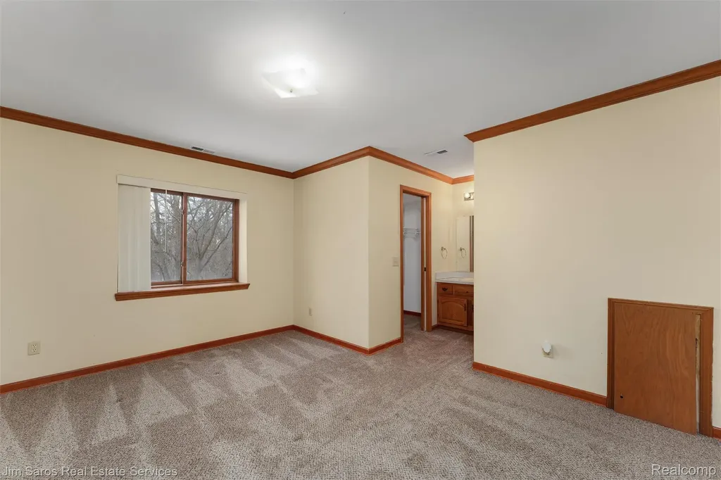 64 Rosebud Lane Mt. Clemens City MI 48043