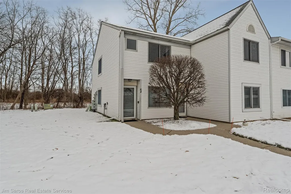 64 Rosebud Lane Mt. Clemens City MI 48043