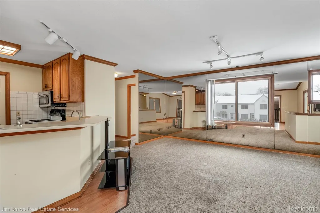 64 Rosebud Lane Mt. Clemens City MI 48043