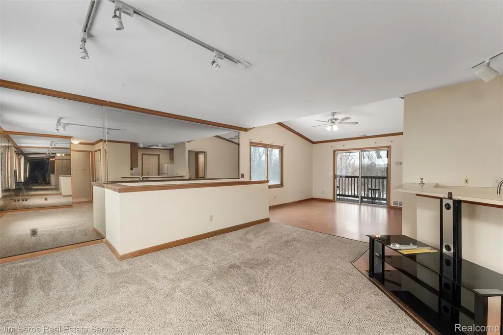 64 Rosebud Lane Mt. Clemens City MI 48043