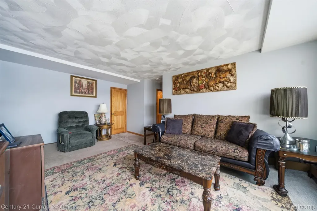 8900 E Jefferson Avenue Detroit City MI 48214