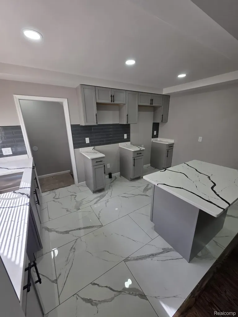 14354 Faust Avenue Detroit City MI 48223
