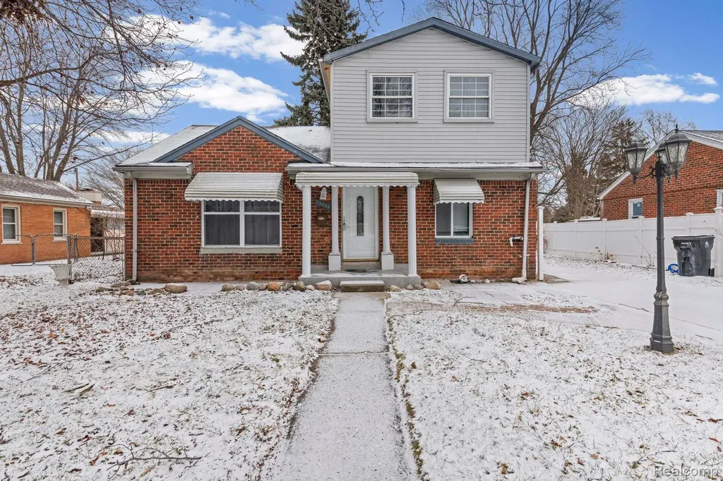 29288 Park Street Roseville City MI 48066