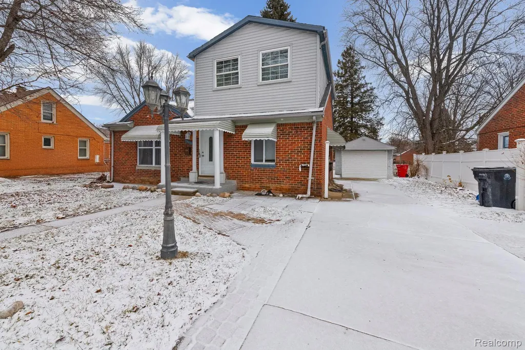 29288 Park Street Roseville City MI 48066