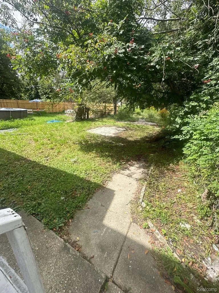 140 Geneva Street Highland Park City MI 48203
