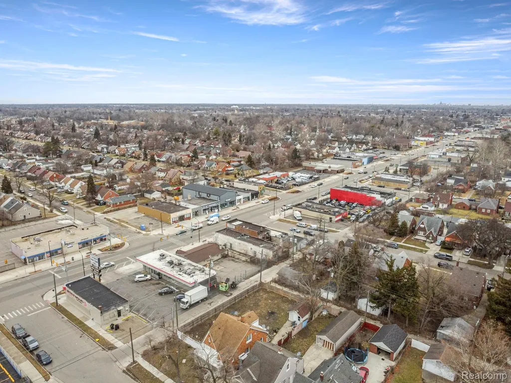 16815 W Warren Avenue Detroit City MI 48228