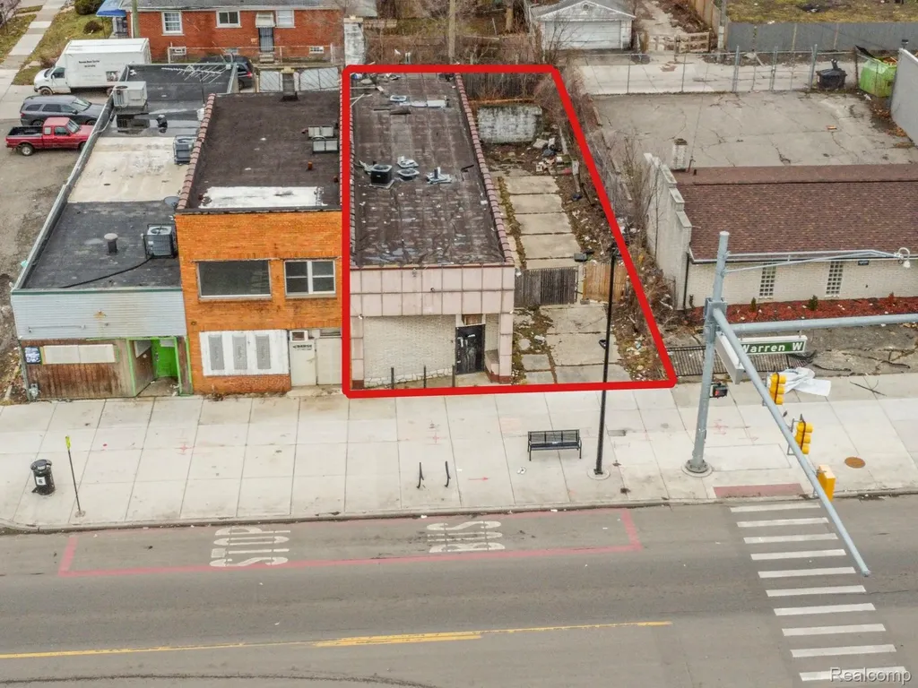 16815 W Warren Avenue Detroit City MI 48228