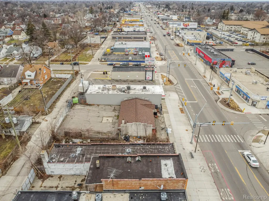 16815 W Warren Avenue Detroit City MI 48228