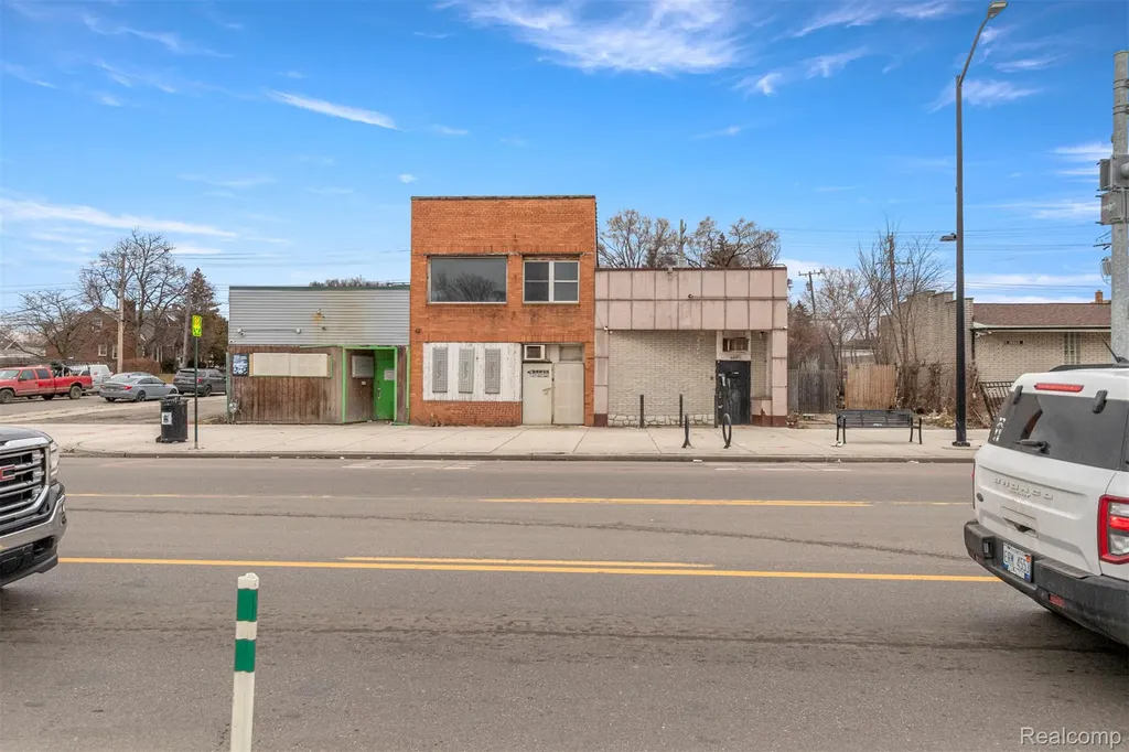 16815 W Warren Avenue Detroit City MI 48228