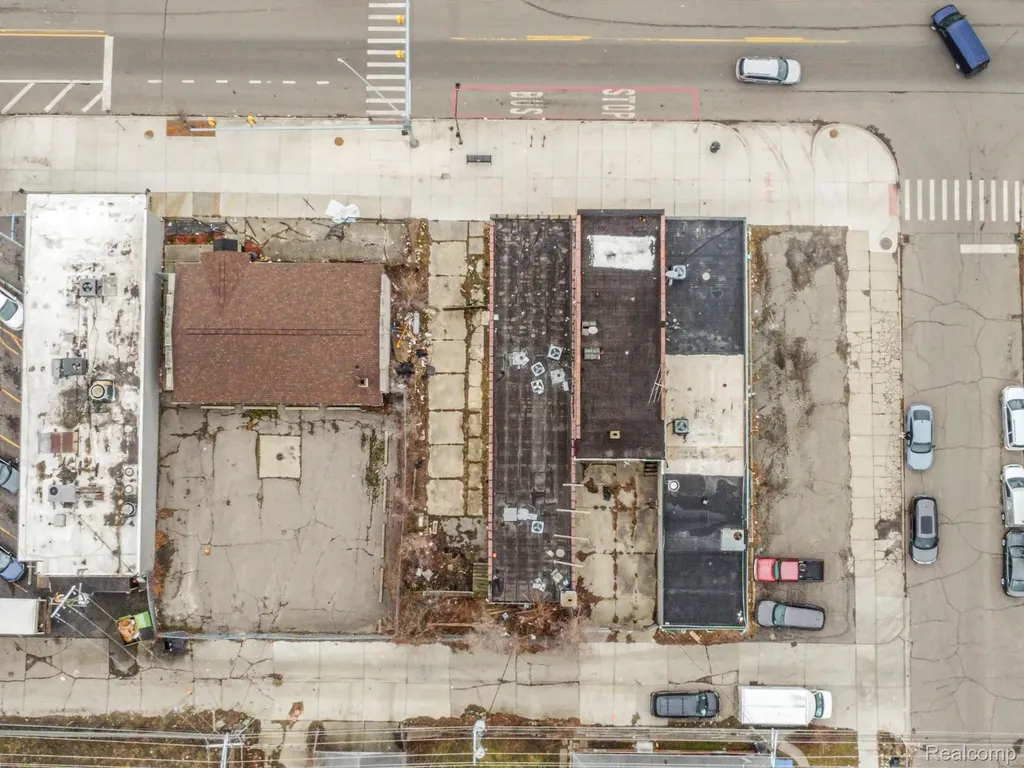 16815 W Warren Avenue Detroit City MI 48228