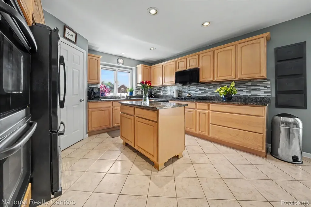 56175 Saint Andrews Drive Macomb Township MI 48042