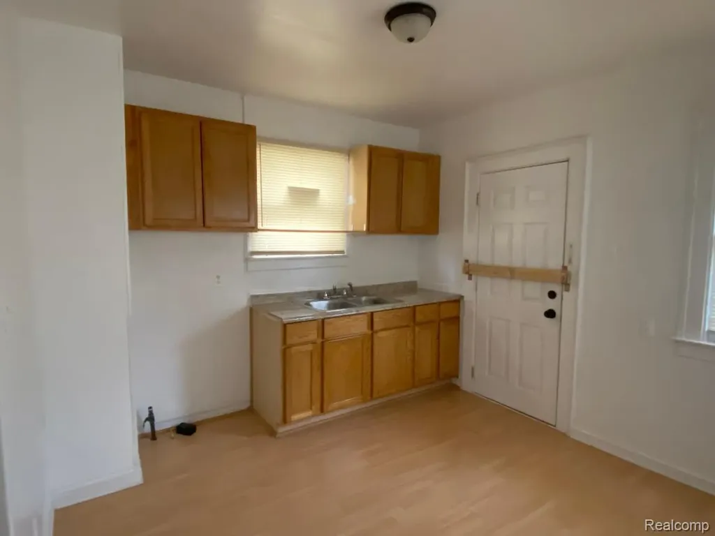 443 Algonquin Street Detroit City MI 48215