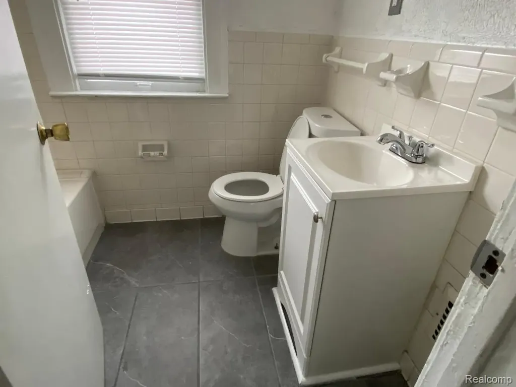 443 Algonquin Street Detroit City MI 48215