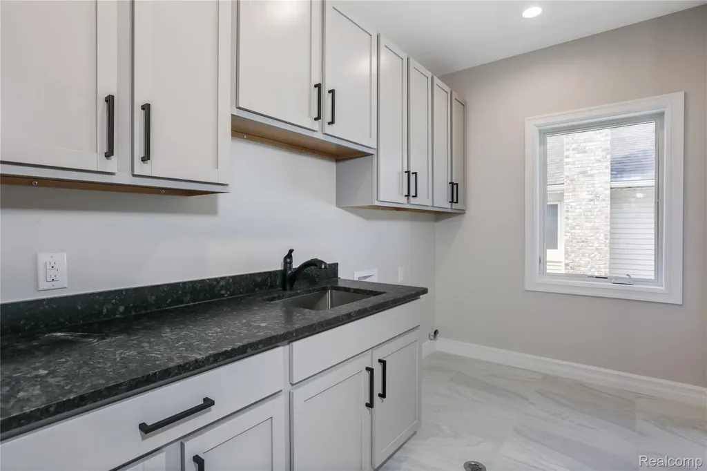 16665 Kings Fairway Lane Grand Blanc City MI 48439