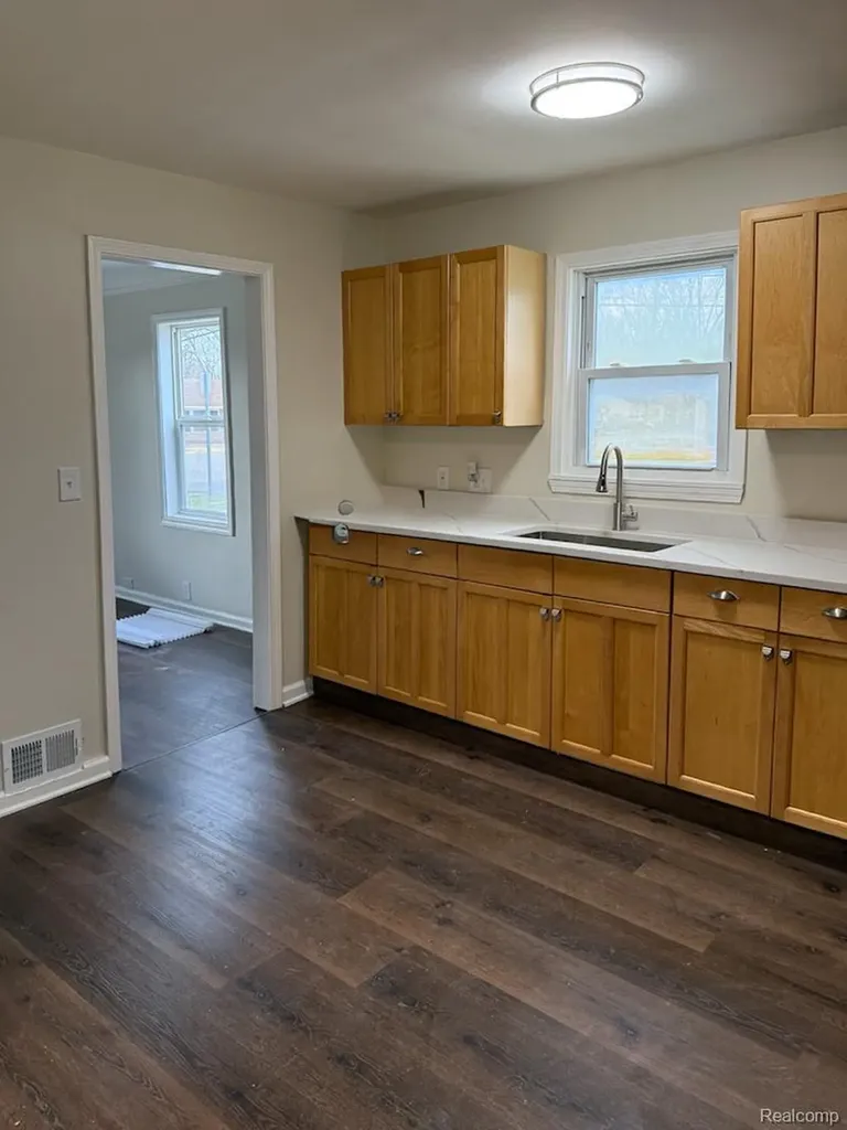 14405 Syracuse Street Taylor City MI 48180