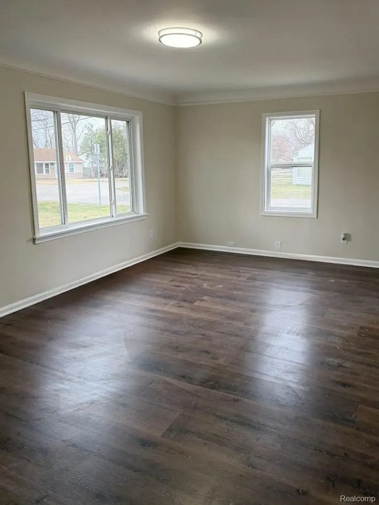 14405 Syracuse Street Taylor City MI 48180