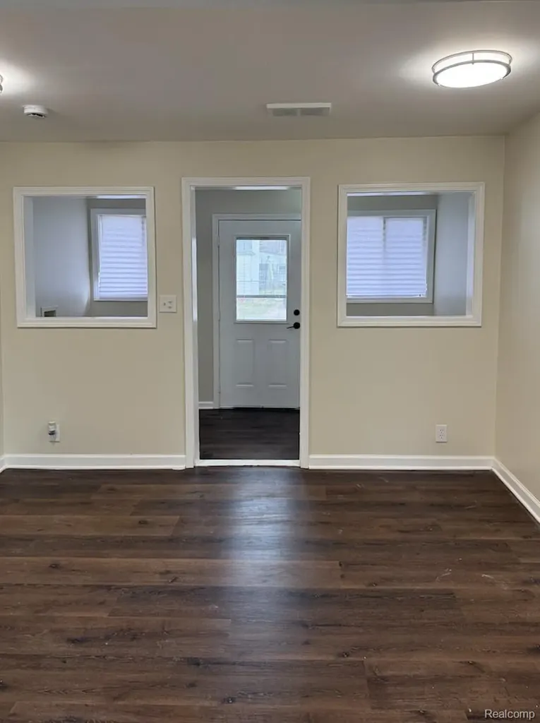 14405 Syracuse Street Taylor City MI 48180