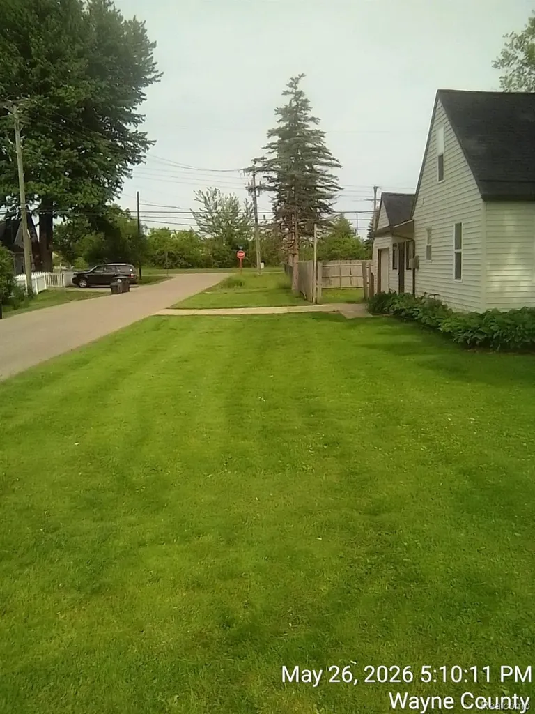 14405 Syracuse Street Taylor City MI 48180