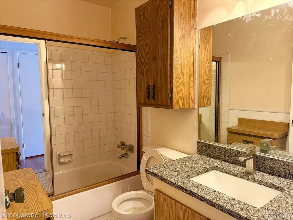 8401 18 Mile Road Sterling Heights City MI 48313