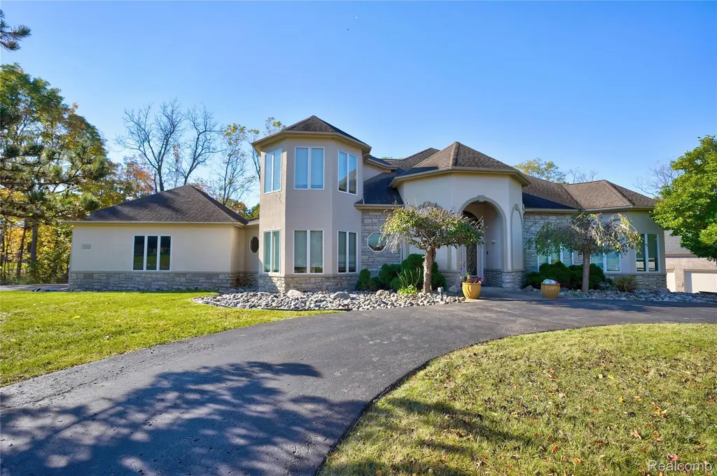 5166 Warwick Woods Trail Grand Blanc Charter Township MI 48439
