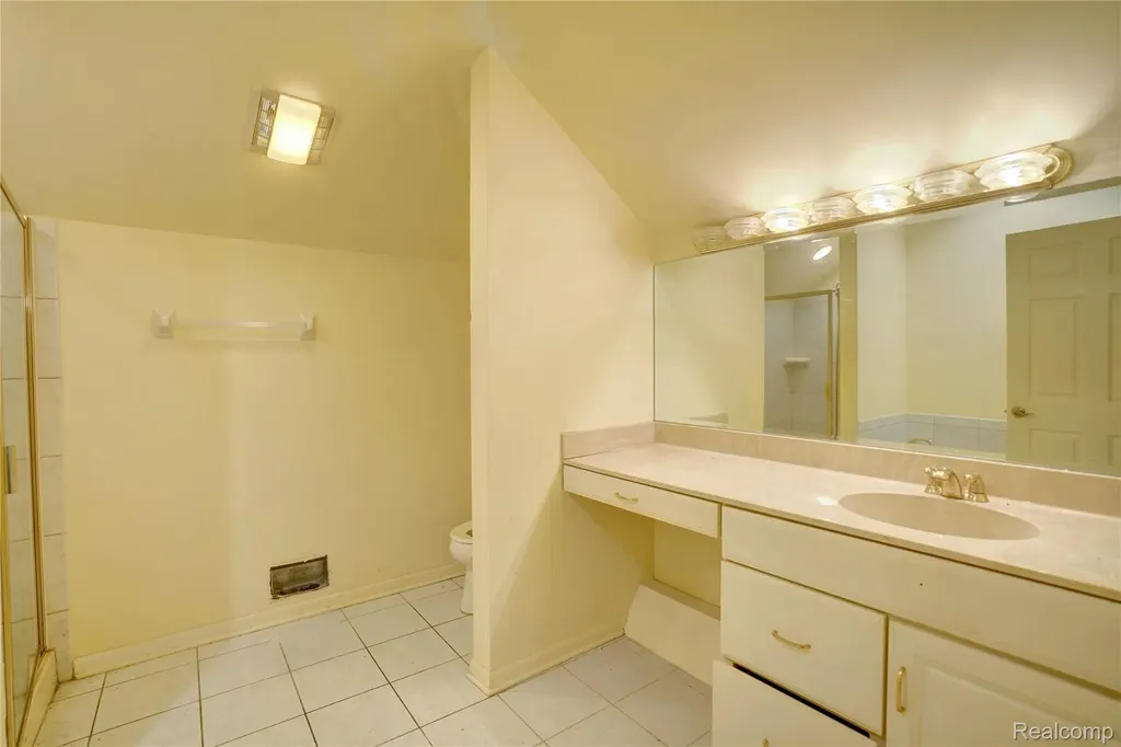 5166 Warwick Woods Trail Grand Blanc Charter Township MI 48439