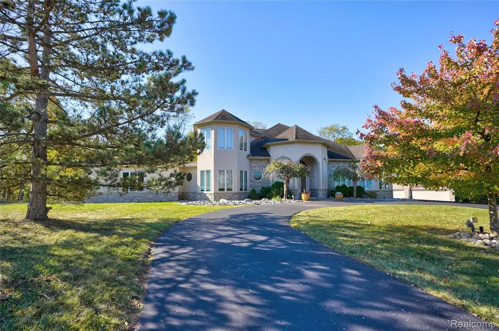 5166 Warwick Woods Trail Grand Blanc Charter Township MI 48439