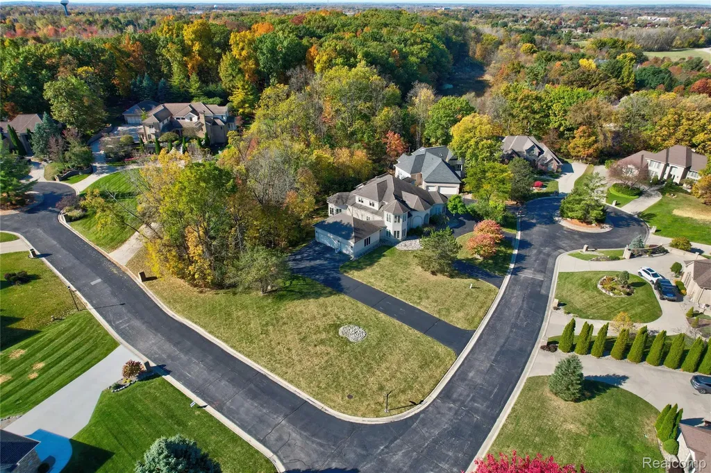5166 Warwick Woods Trail Grand Blanc Charter Township MI 48439