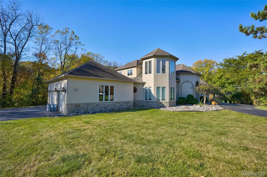5166 Warwick Woods Trail Grand Blanc Charter Township MI 48439