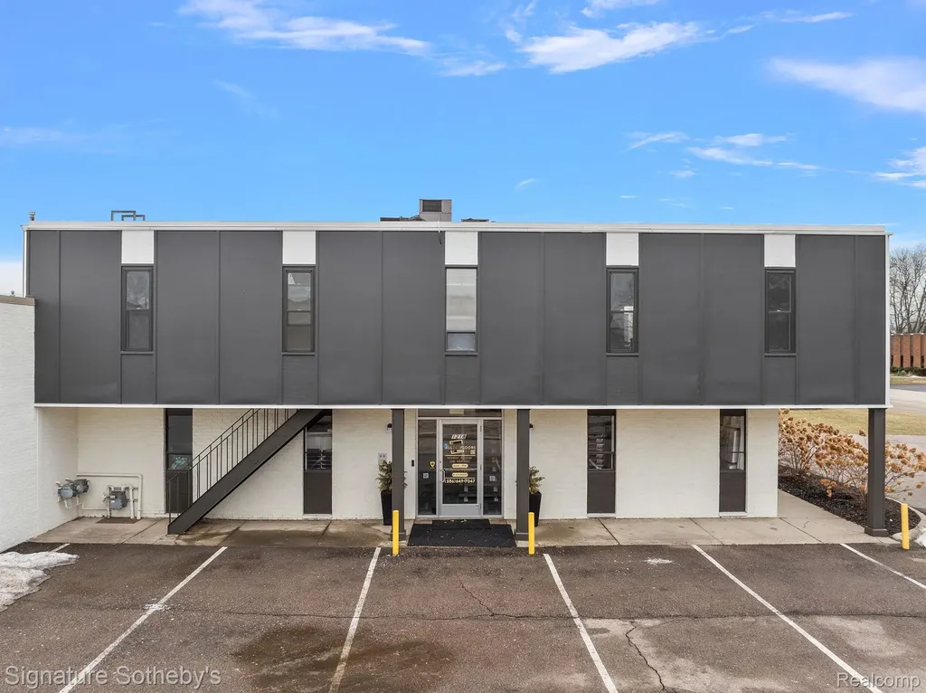 1216 Combermere Drive Troy City MI 48083