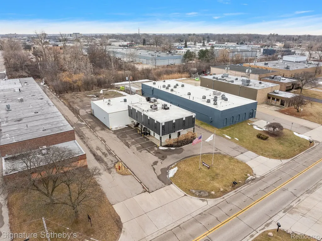 1216 Combermere Drive Troy City MI 48083