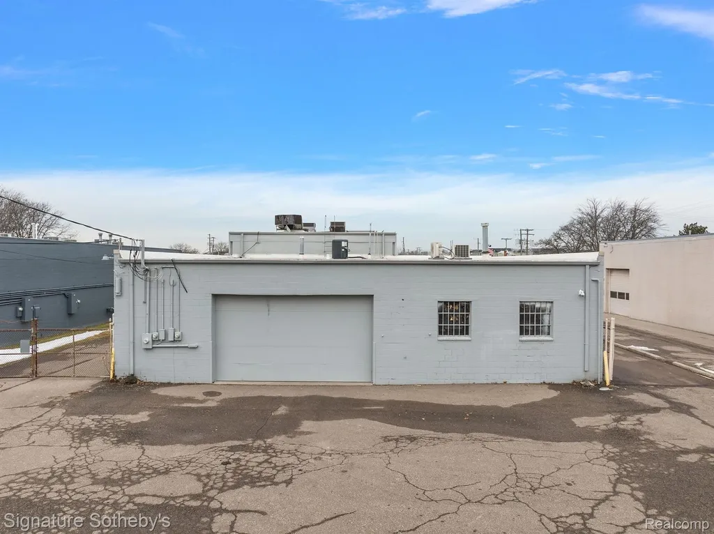 1216 Combermere Drive Troy City MI 48083