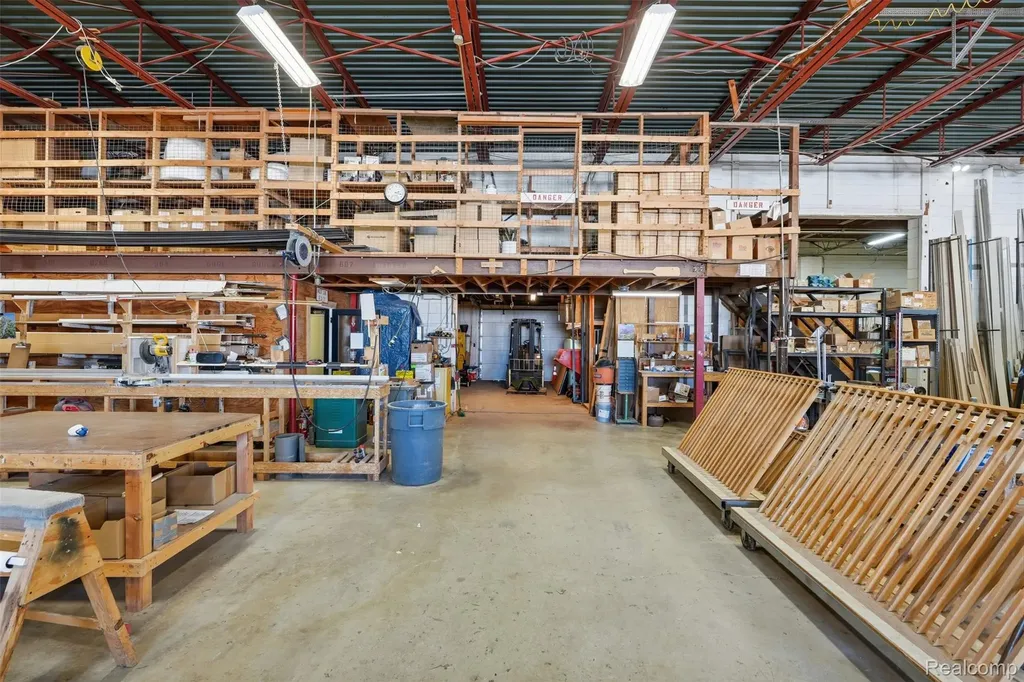 415 N Lafayette Street South Lyon City MI 48178