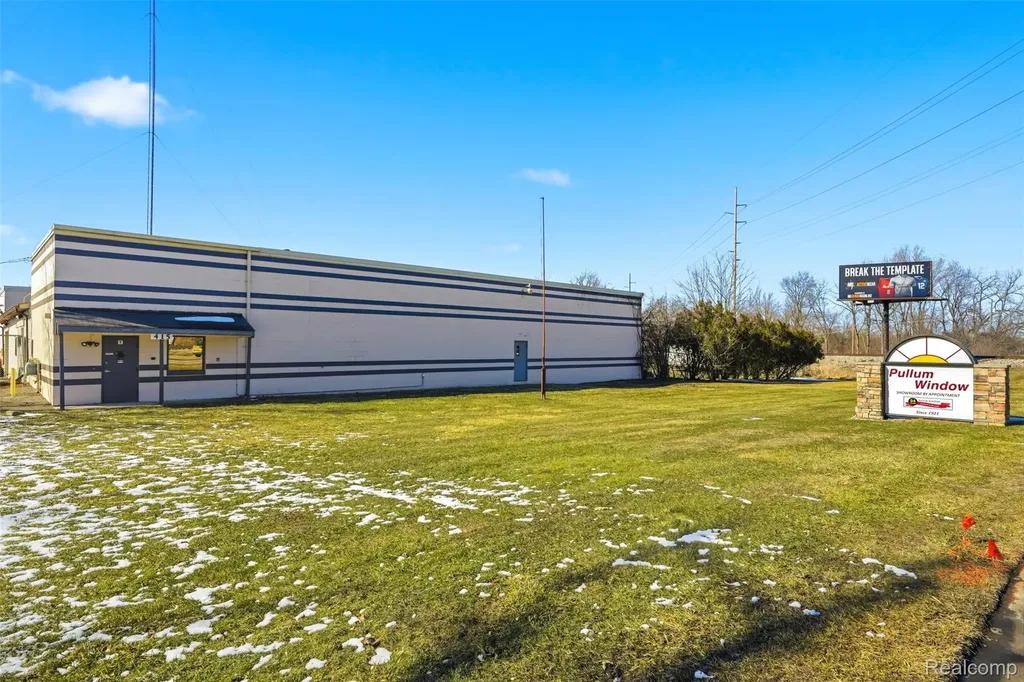 415 N Lafayette Street South Lyon City MI 48178