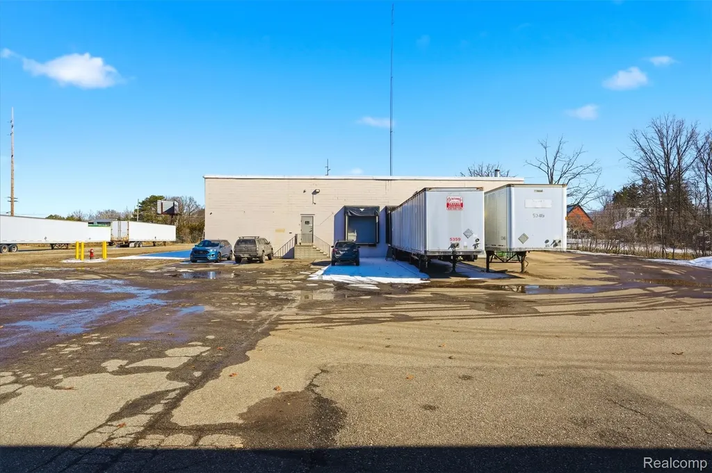 415 N Lafayette Street South Lyon City MI 48178