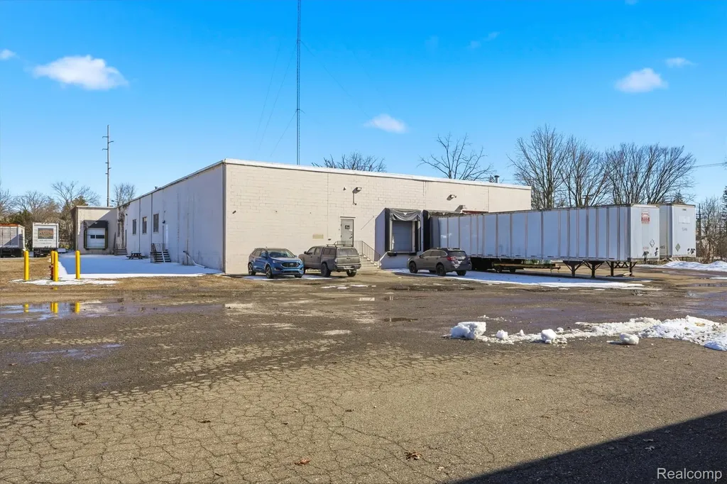 415 N Lafayette Street South Lyon City MI 48178