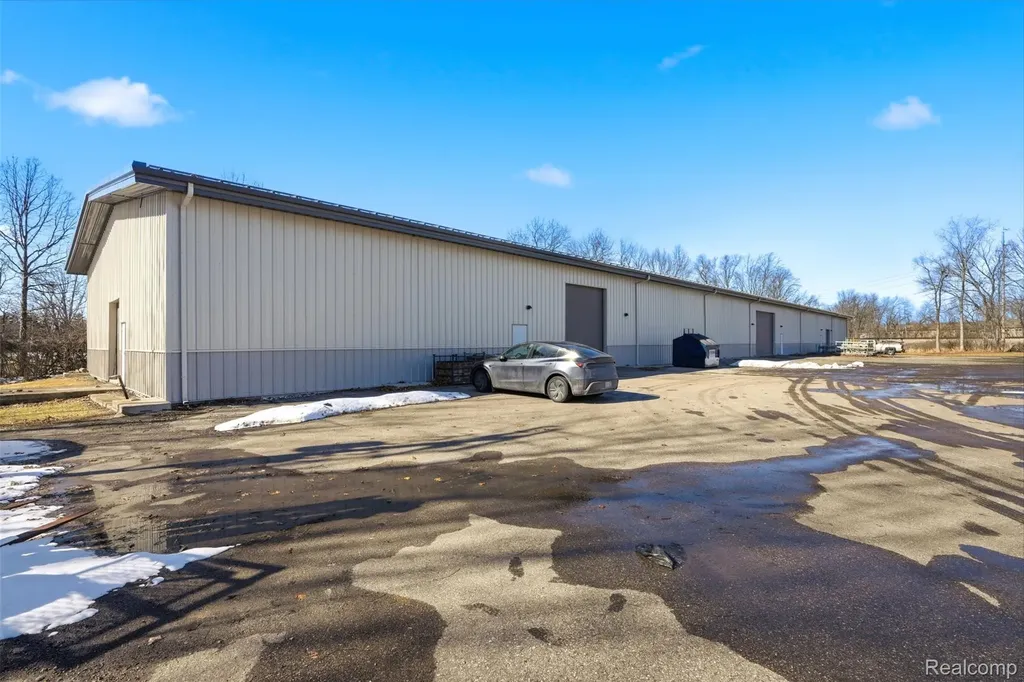 415 N Lafayette Street South Lyon City MI 48178