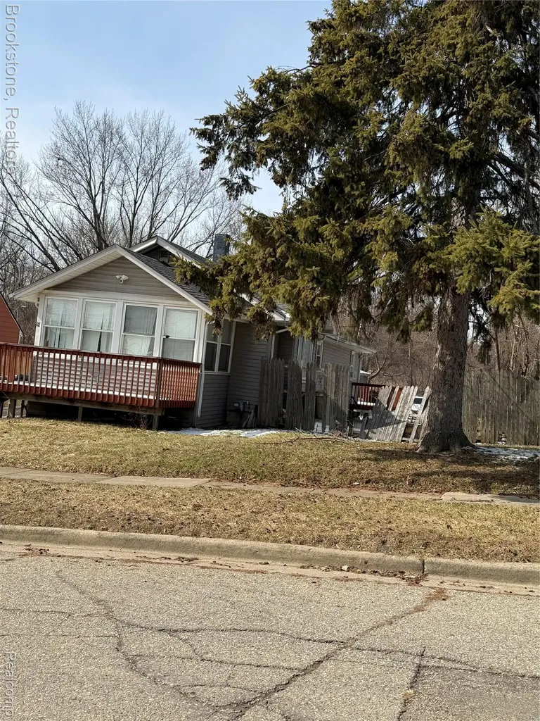 18 S Eastway Drive Pontiac City MI 48342
